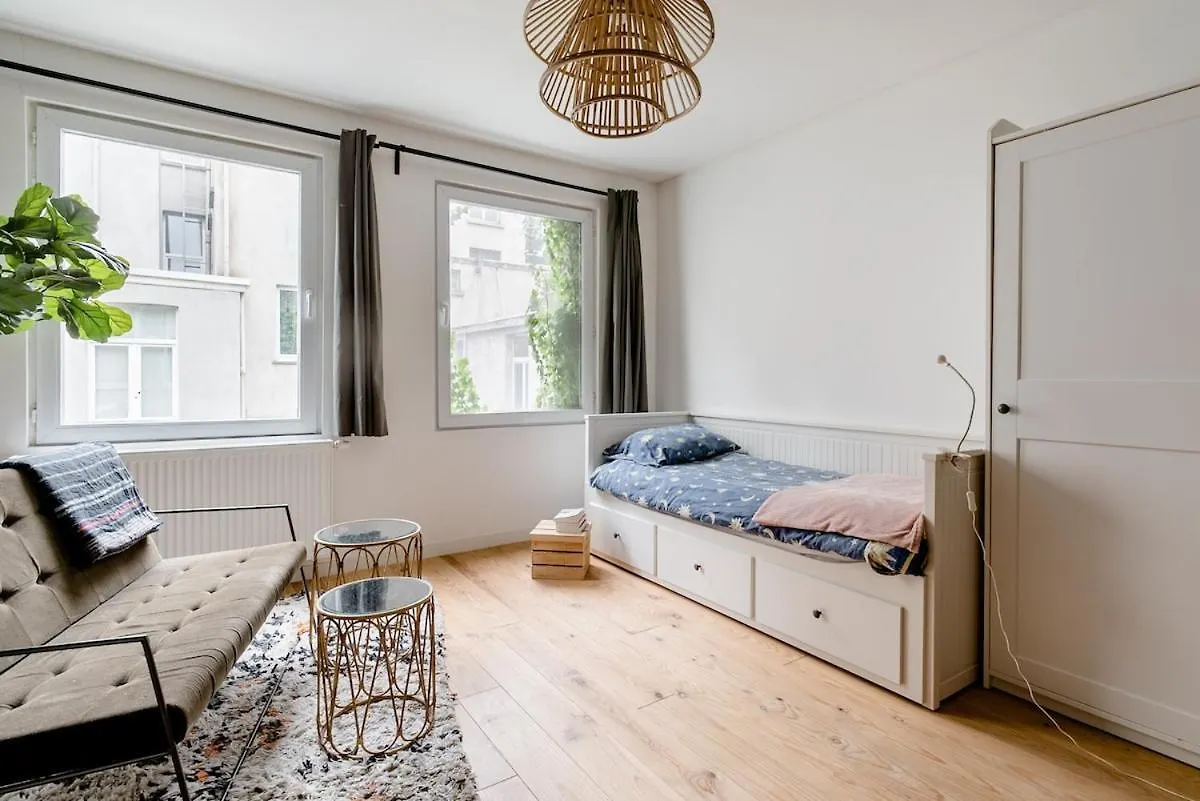 Charming Private Studio - Nearby Antwerp Central Station Lägenhet